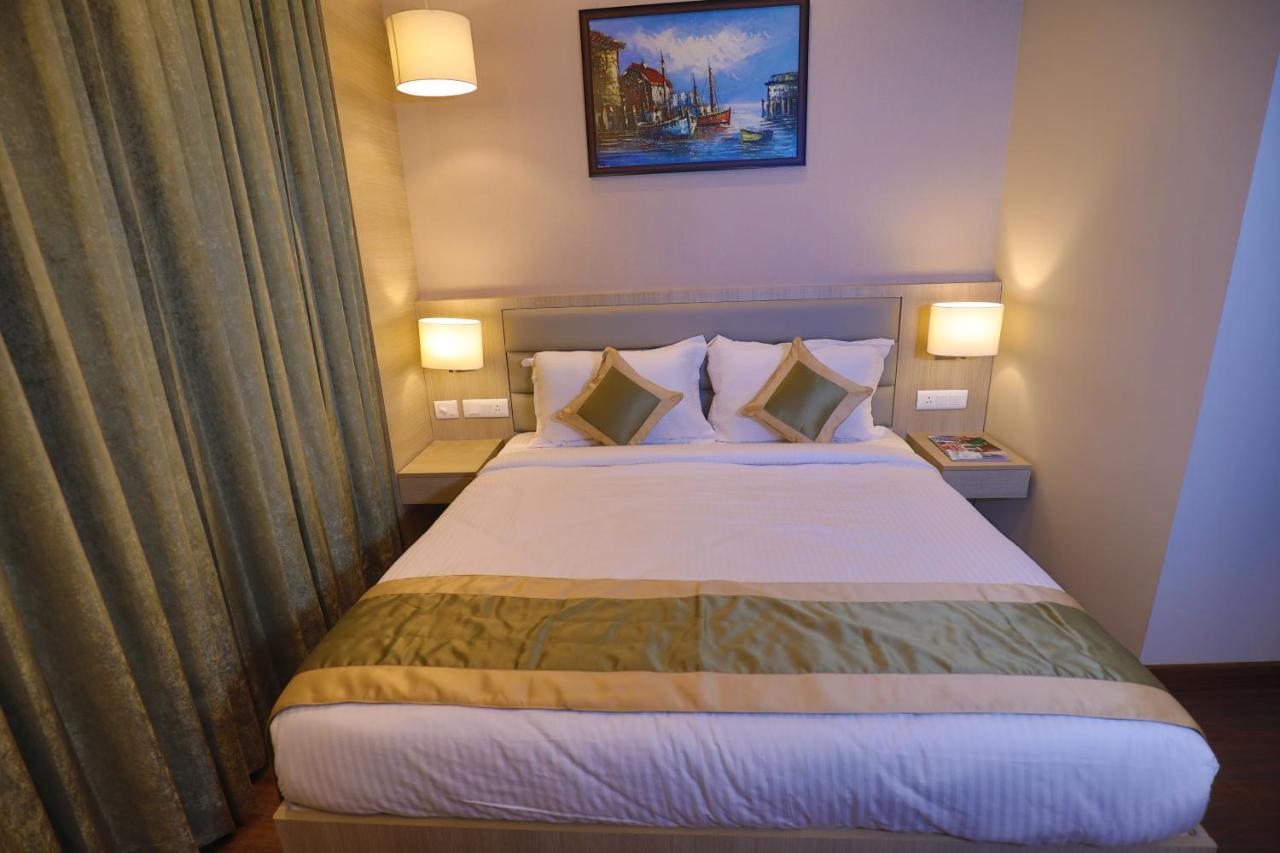 Goa Country Club Hotel Гургаон Екстериор снимка