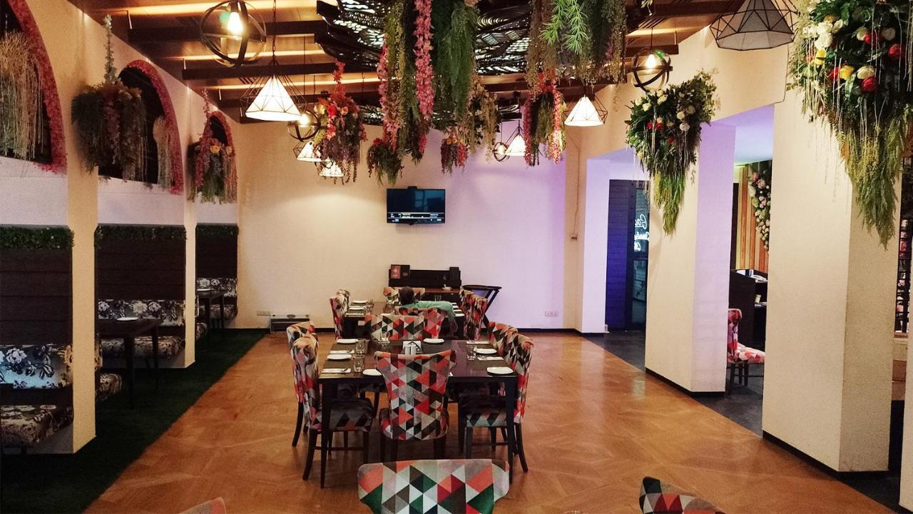 Goa Country Club Hotel Гургаон Екстериор снимка