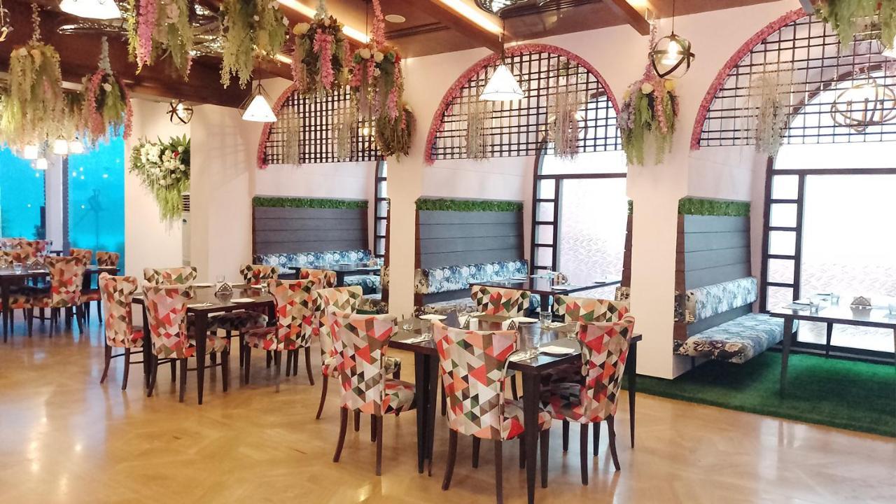 Goa Country Club Hotel Гургаон Екстериор снимка