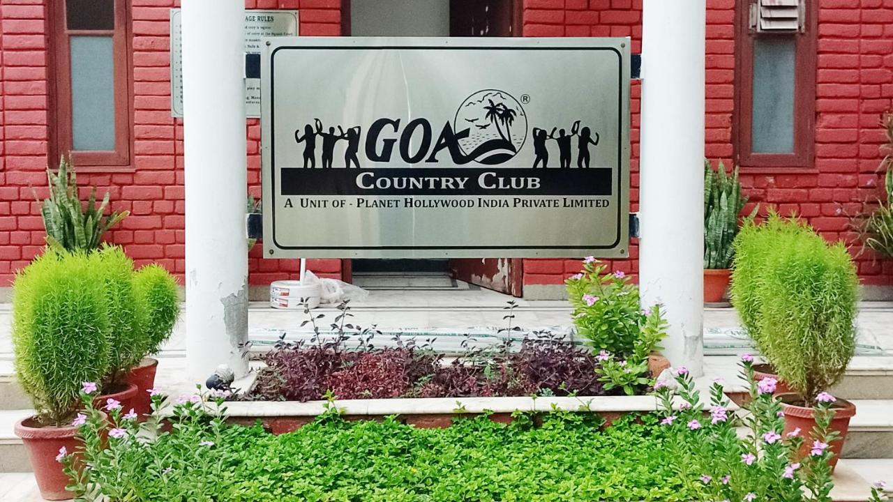 Goa Country Club Hotel Гургаон Екстериор снимка