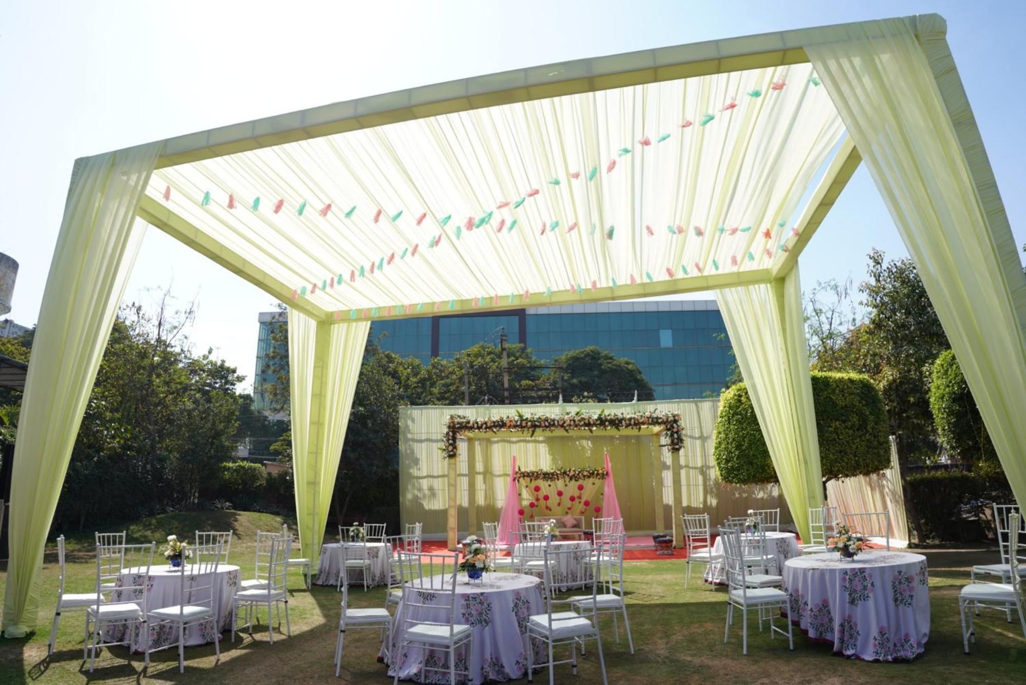 Goa Country Club Hotel Гургаон Екстериор снимка