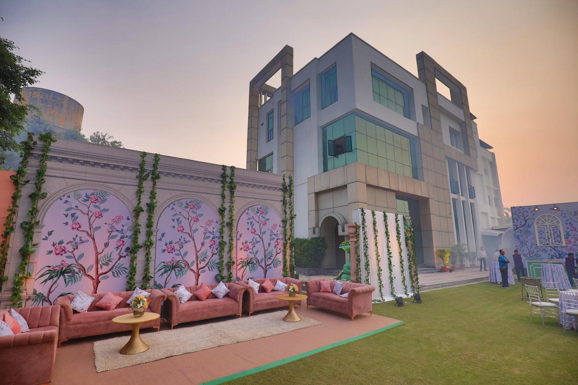 Goa Country Club Hotel Гургаон Екстериор снимка