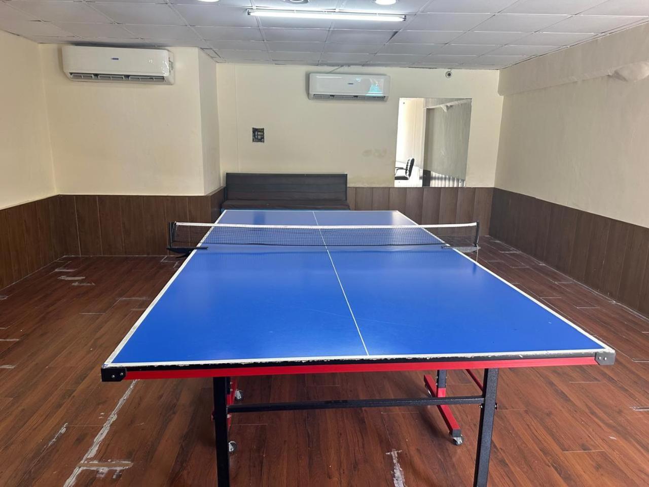 Goa Country Club Hotel Гургаон Екстериор снимка